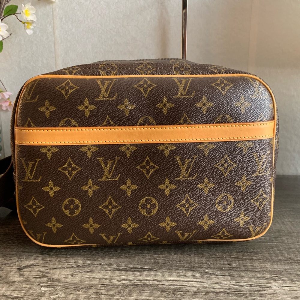 Louis Vuitton Monogram Reporter